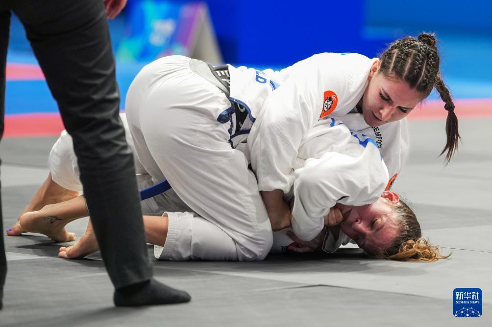 Knq, 级金牌赛中